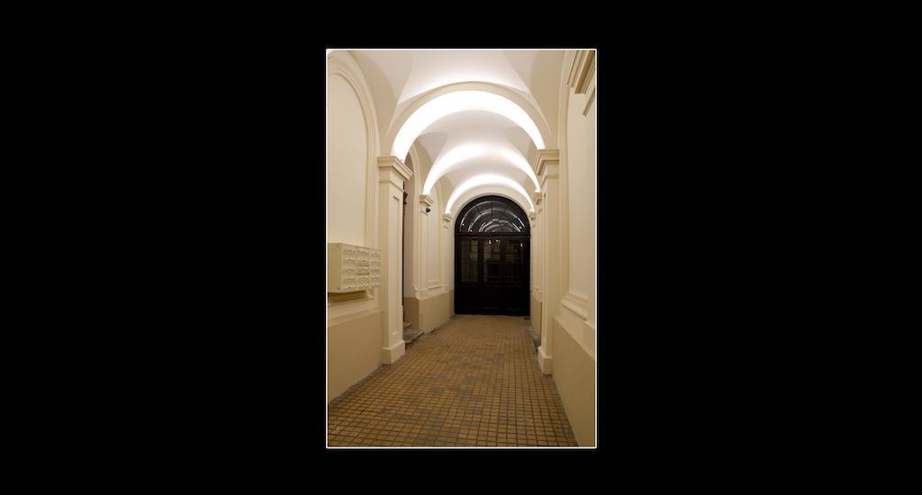 777 Apartaments Krakow Luaran gambar