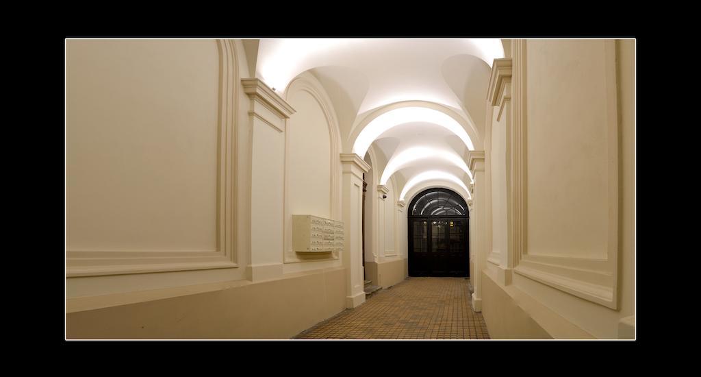 777 Apartaments Krakow Luaran gambar