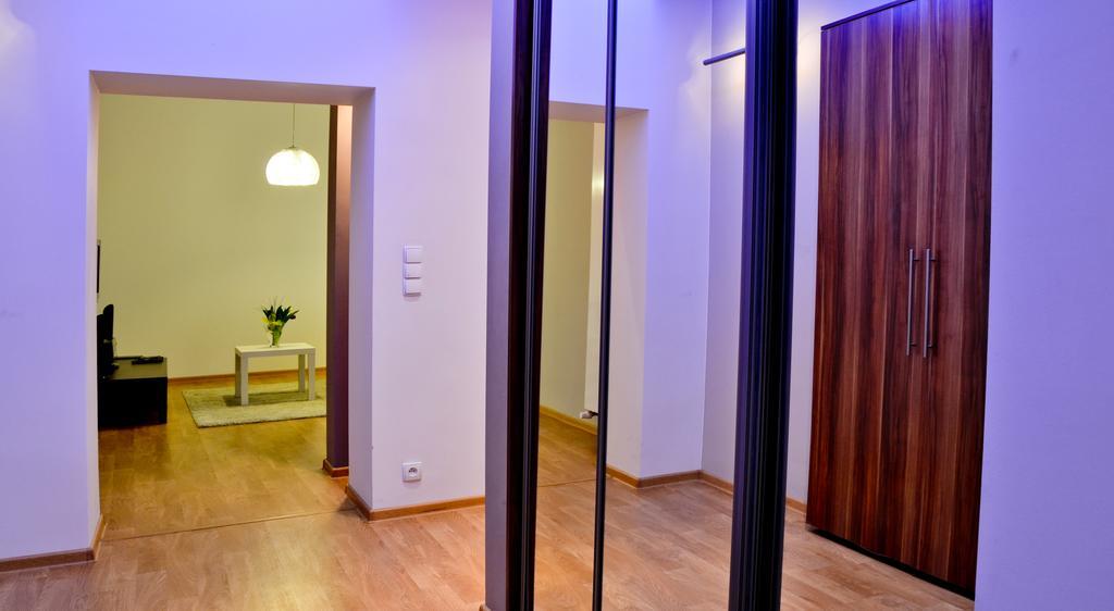 777 Apartaments Krakow Luaran gambar