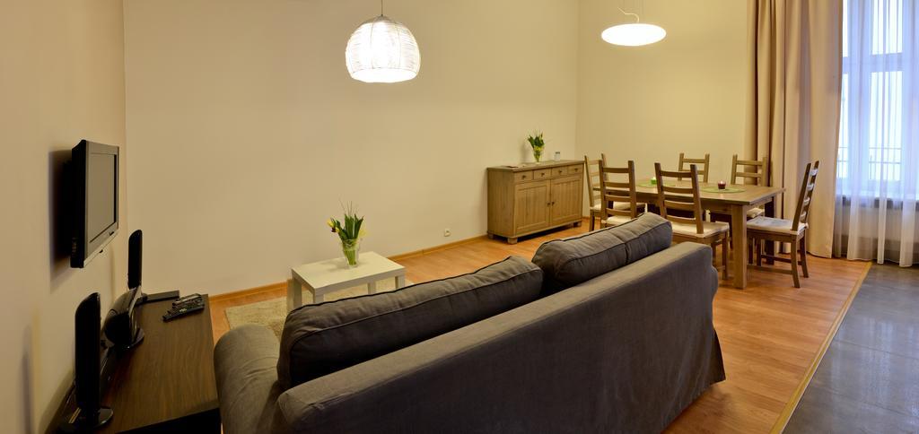 777 Apartaments Krakow Luaran gambar