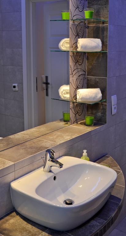 777 Apartaments Krakow Luaran gambar