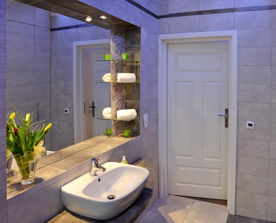 777 Apartaments Krakow Luaran gambar