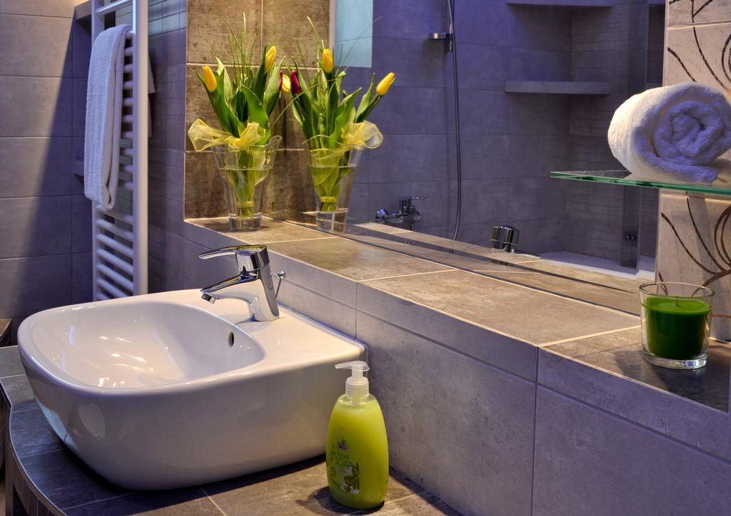 777 Apartaments Krakow Luaran gambar