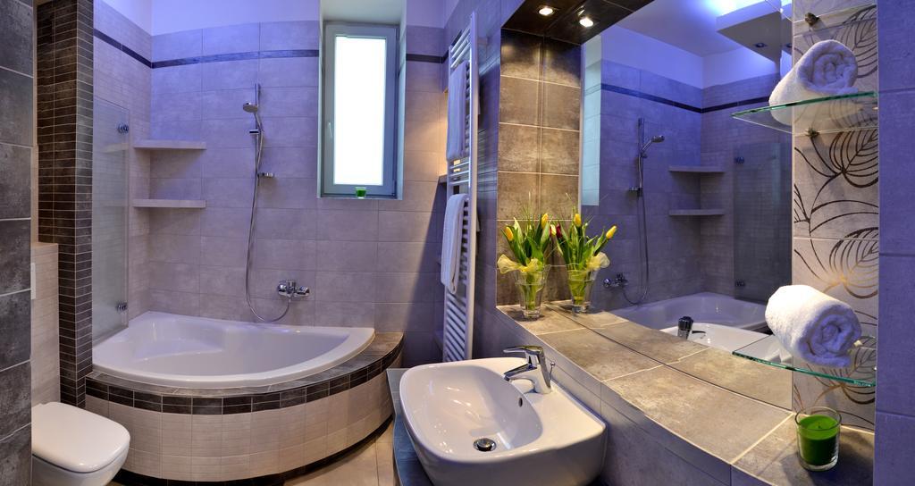 777 Apartaments Krakow Luaran gambar