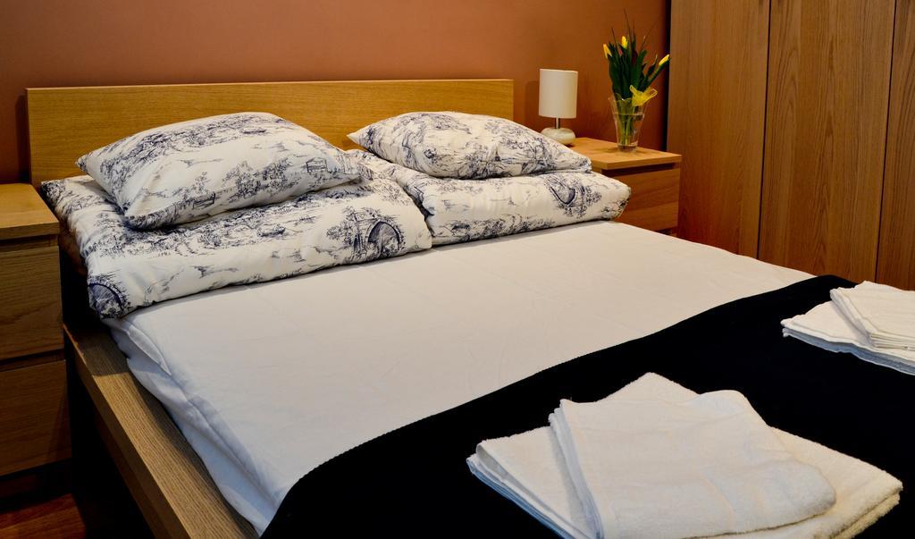 777 Apartaments Krakow Luaran gambar