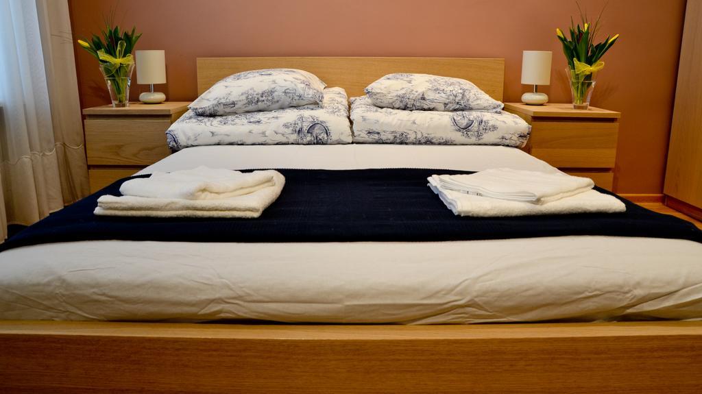 777 Apartaments Krakow Luaran gambar