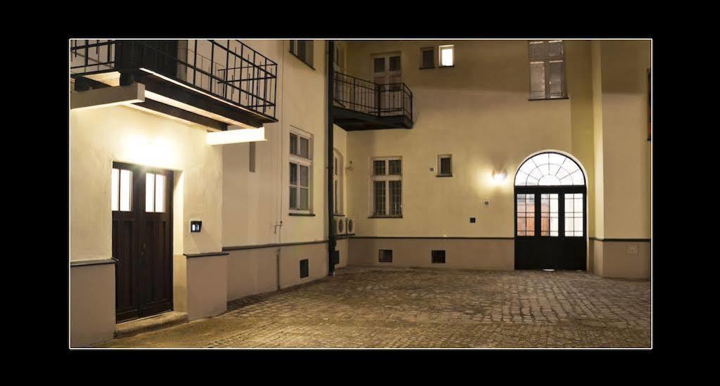 777 Apartaments Krakow Luaran gambar