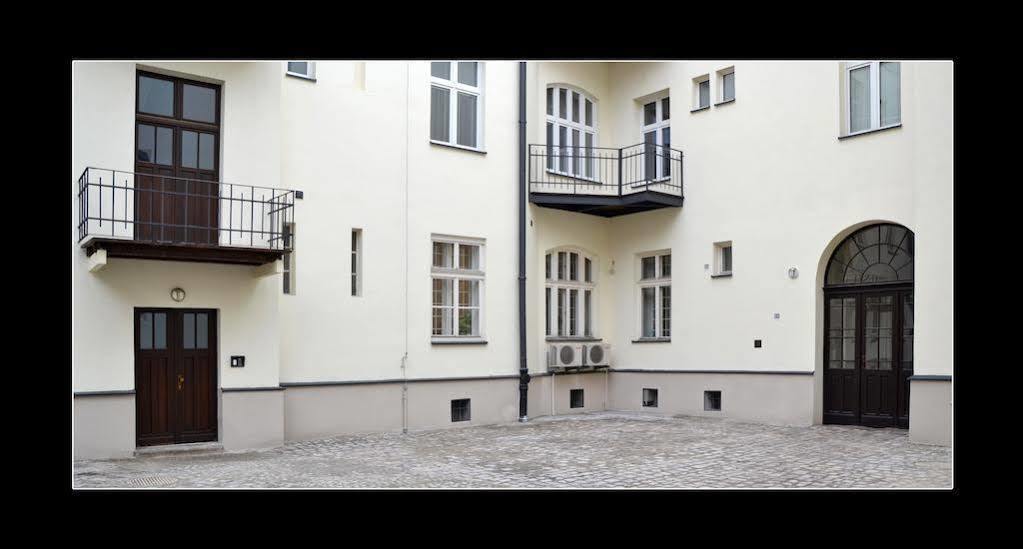 777 Apartaments Krakow Luaran gambar