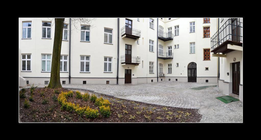 777 Apartaments Krakow Luaran gambar